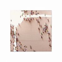 картина crowded square во Владивостоке